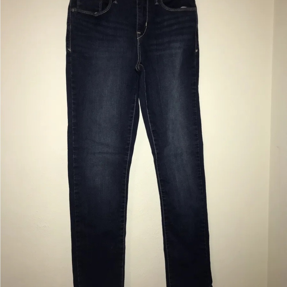 Levi’s Woman’s Size 6